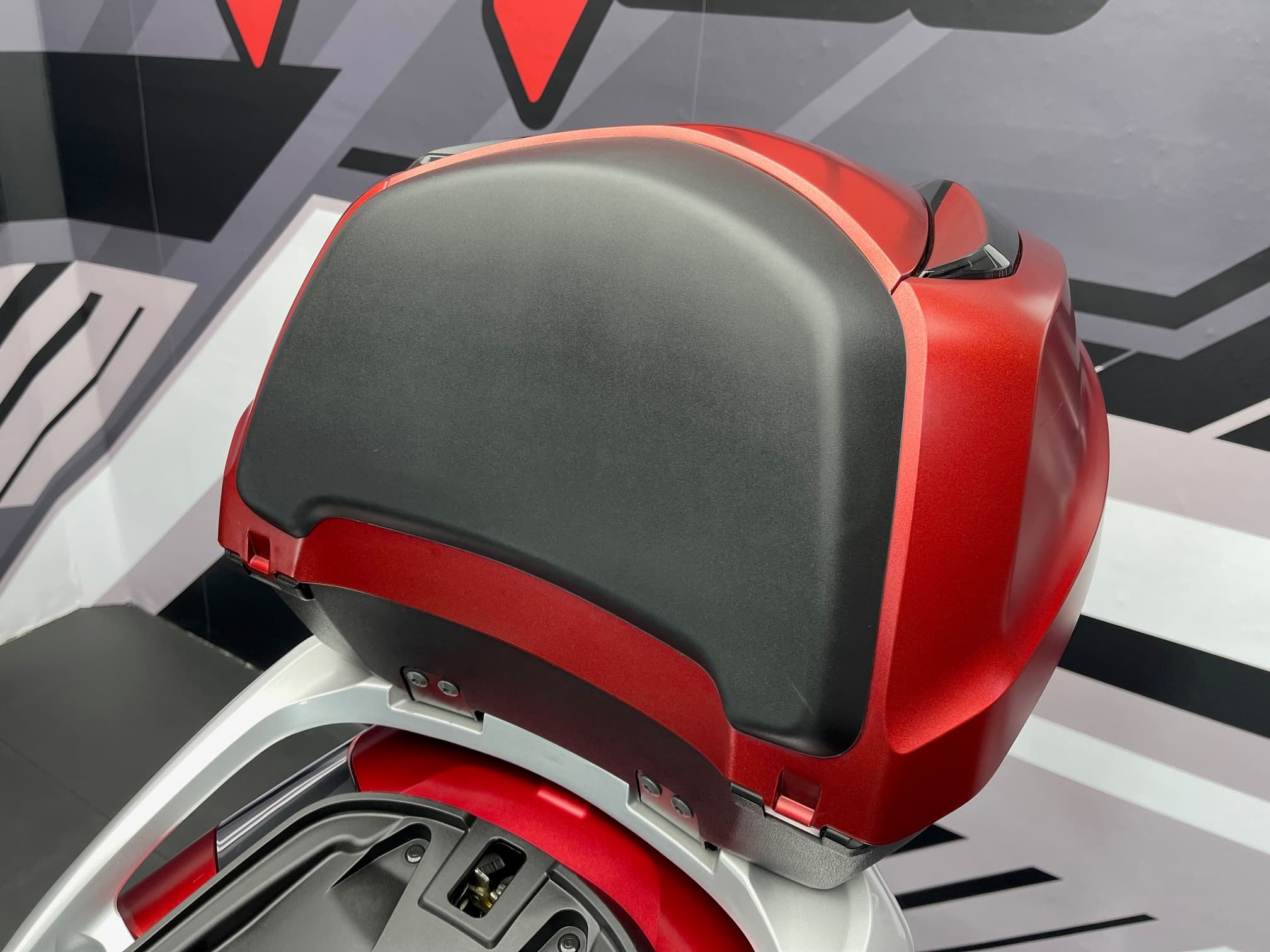 HONDA SH 350i ABS - SMART TOP BOX - Image 18