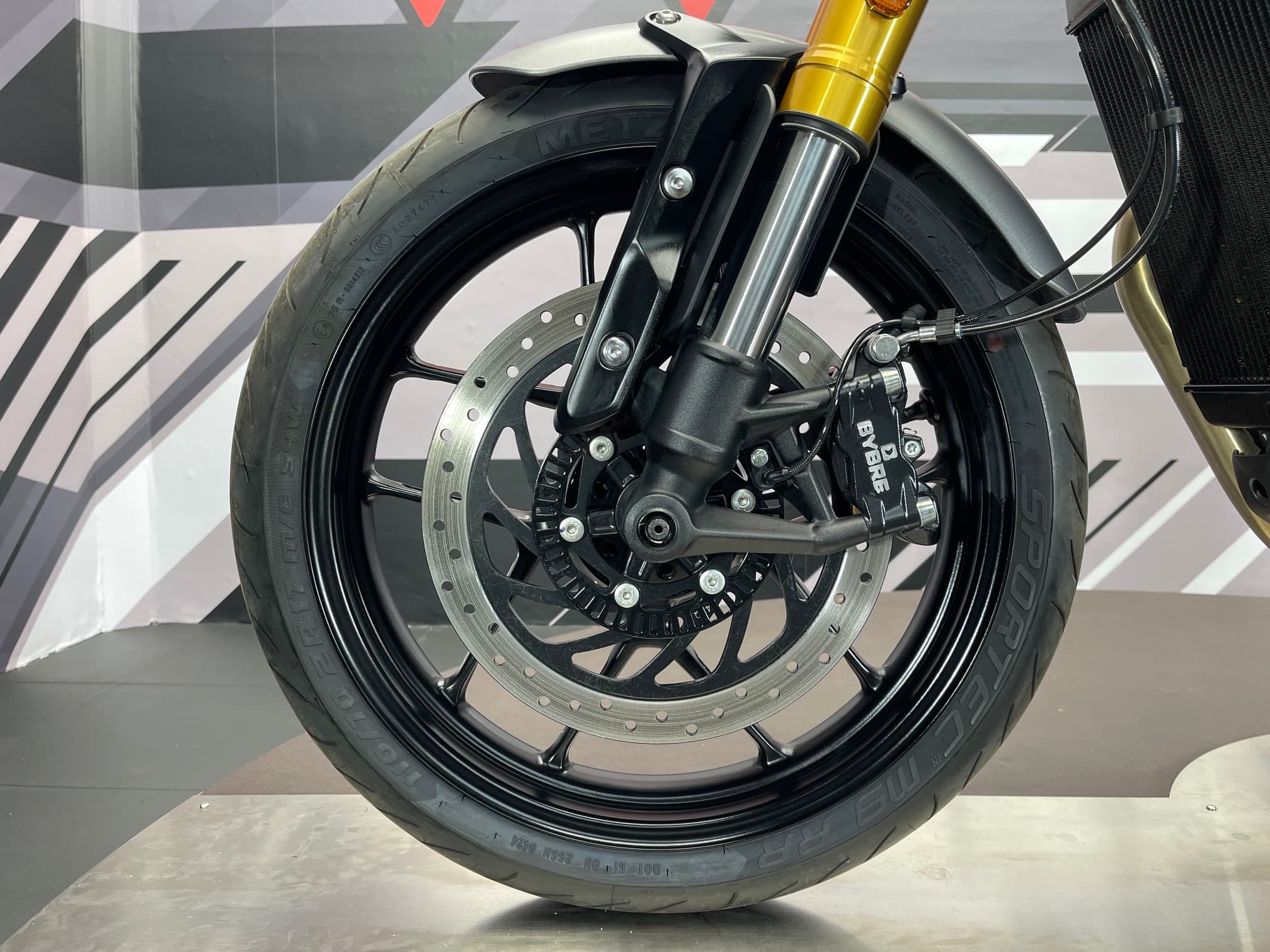 TRIUMPH SPEED 400 - Image 22