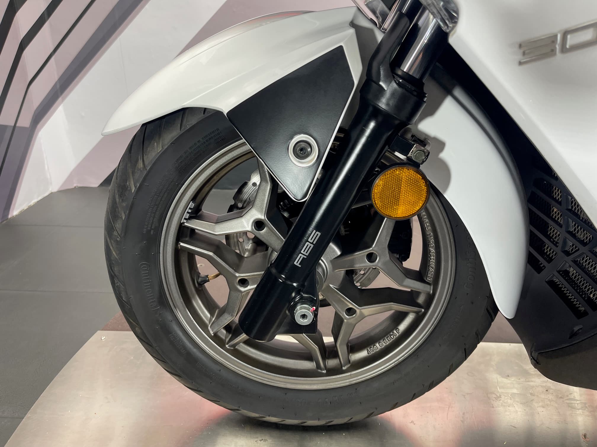 KYMCO GRAND DINK 300 ABS - Image 23